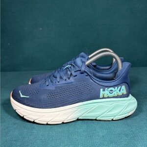 Hoka One Arahi 7 Blue athletic shoes women’s size 7